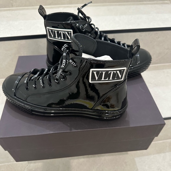 Brand new Valentino hightop sneakers. - Picture 1 of 9